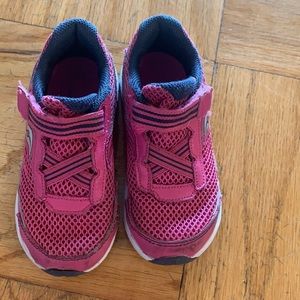 Good condition sneaker lightweight and durable